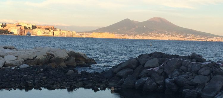 barche-e-vesuvioCasa vacanza a Napoli vicino alla Mostra d'Oltremare per Fiera Creattiva dall'9 al 11 novembre 2018