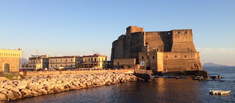 Castel dell'Ovo.Dormire a Napoli per il concerto di Bonobo in bed and breakfast a Napoli